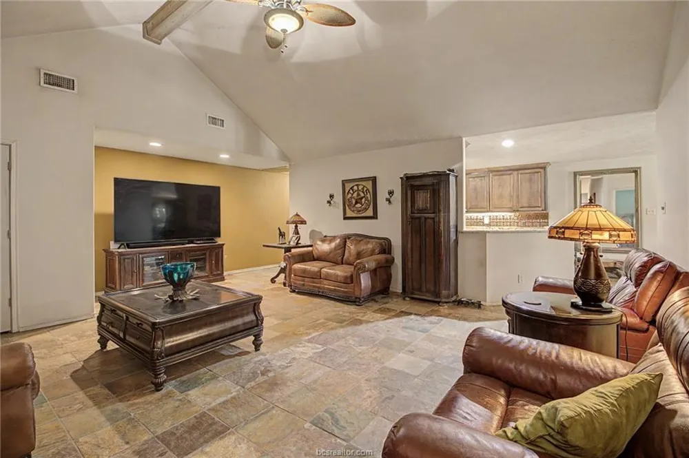 6128 County Road 358 Caldwell, TX 77857