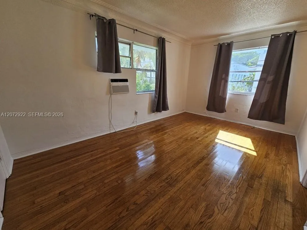 850 Jefferson Ave #12A Miami Beach, FL 33139