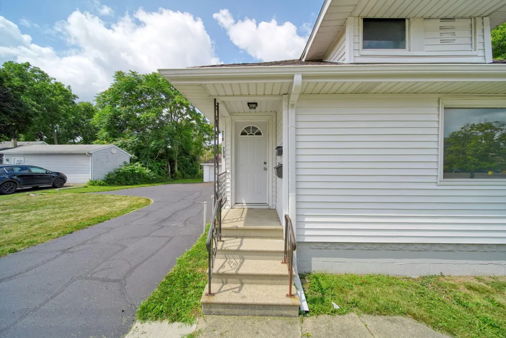 208 S Brown Street Jackson, MI 49203