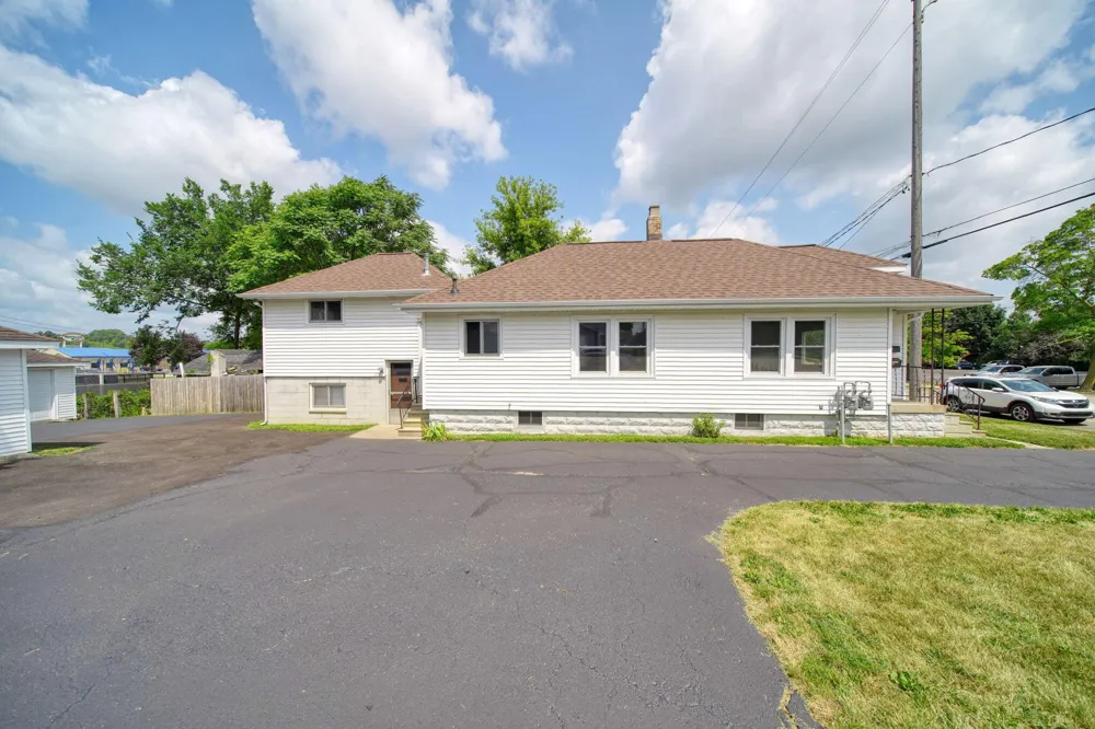 208 S Brown Street Jackson, MI 49203