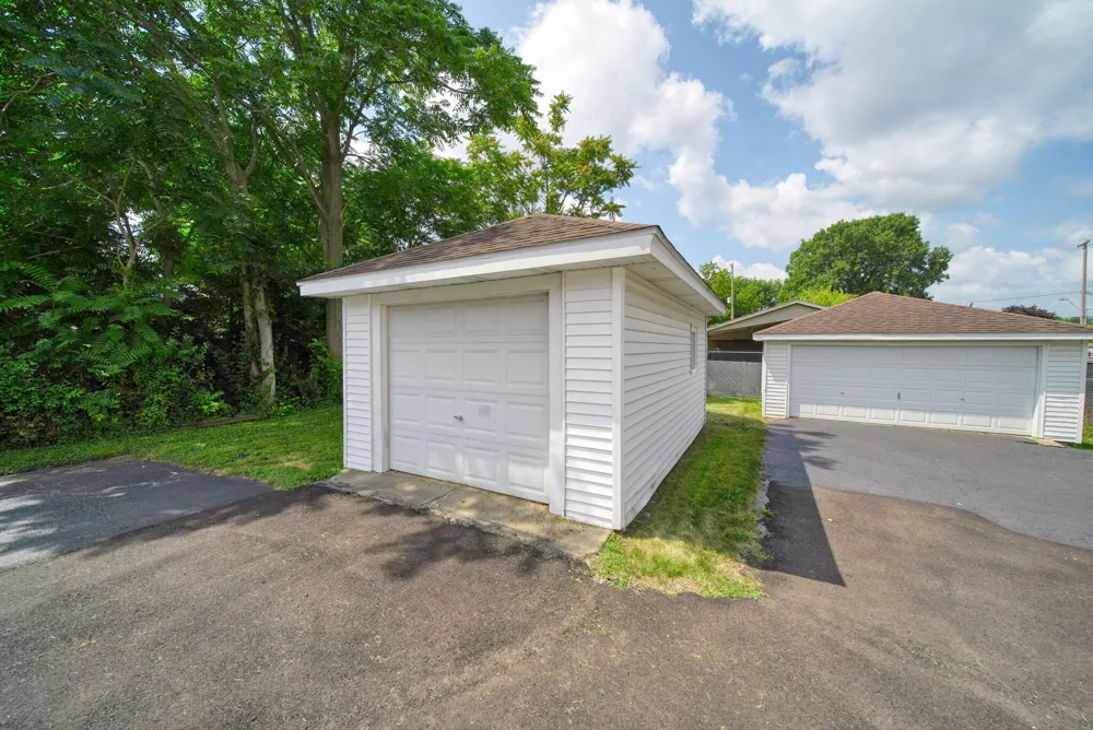 208 S Brown Street Jackson, MI 49203