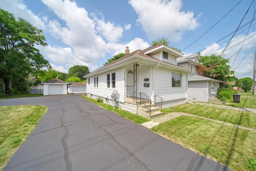 208 S Brown Street Jackson, MI 49203