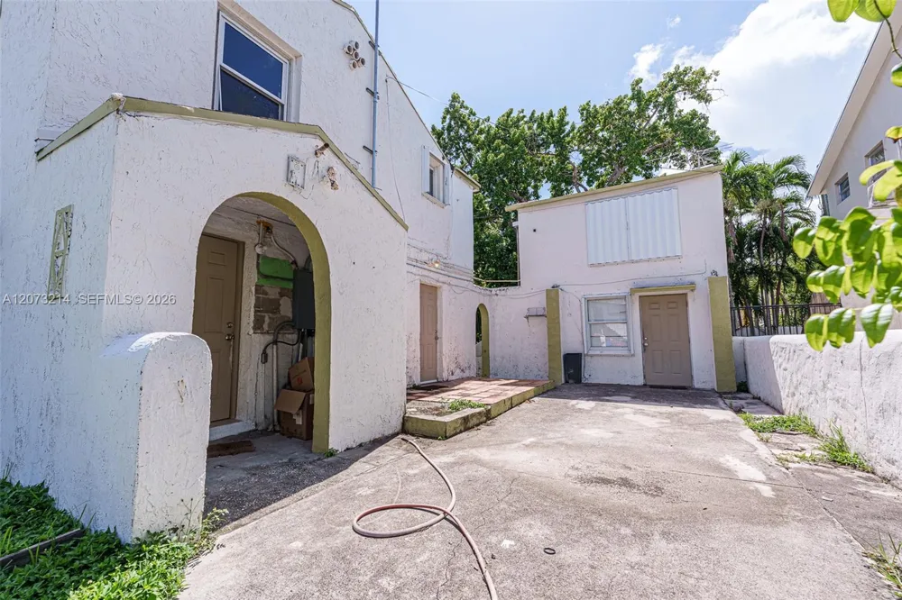 528 SW 21st Ave #A Miami, FL 33135