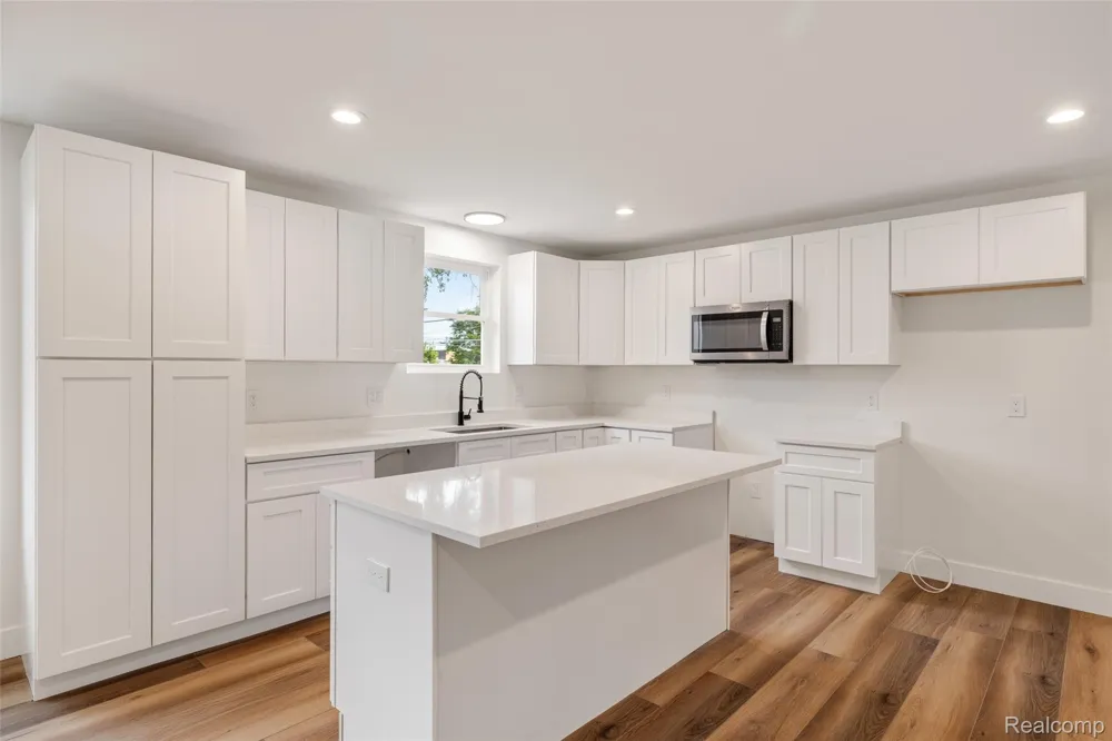 51707 Washington Street New Baltimore City, MI 48047