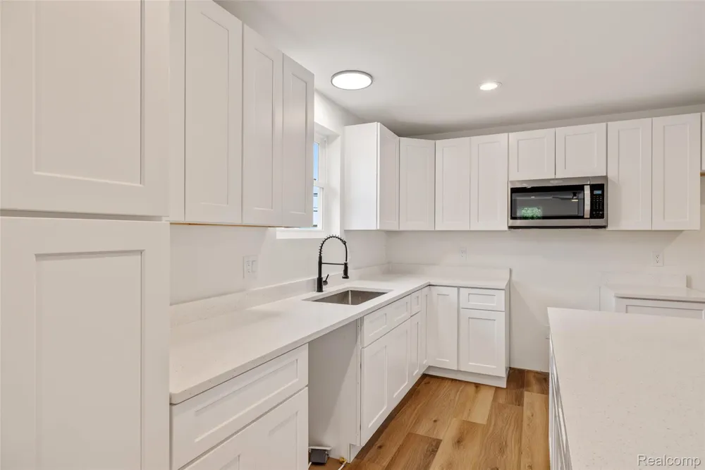 51707 Washington Street New Baltimore City, MI 48047