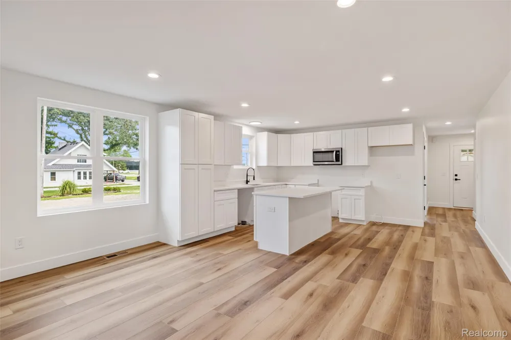 51707 Washington Street New Baltimore City, MI 48047