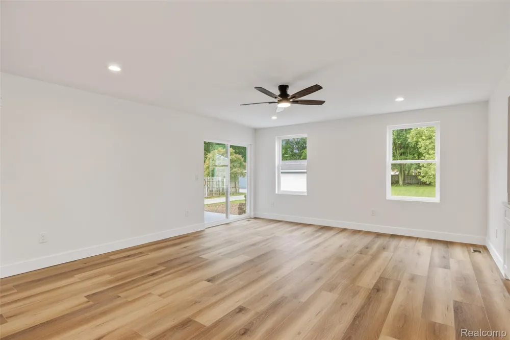 51707 Washington Street New Baltimore City, MI 48047
