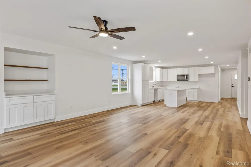 51707 Washington Street New Baltimore City, MI 48047