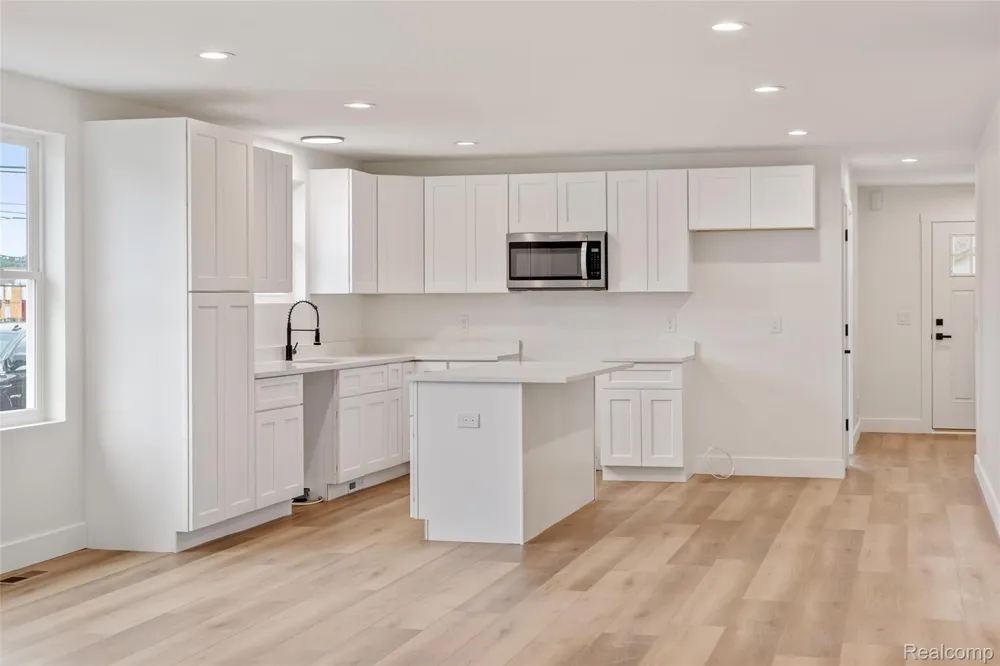 51707 Washington Street New Baltimore City, MI 48047