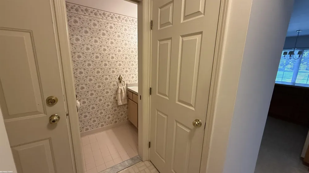 37515 Stonegate Circle Clinton Charter Township, MI 48036