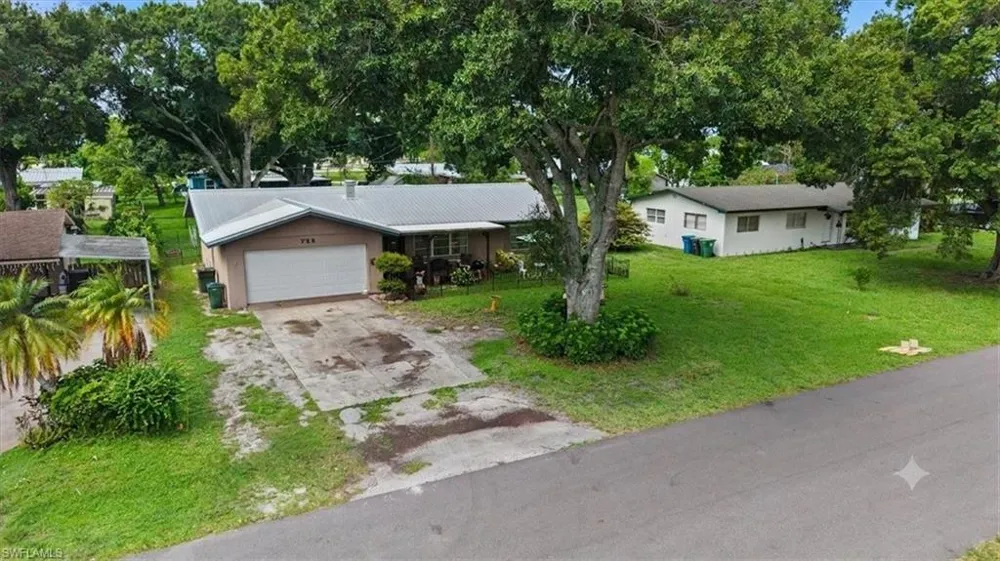 722 E Concordia Avenue Clewiston, FL 33440