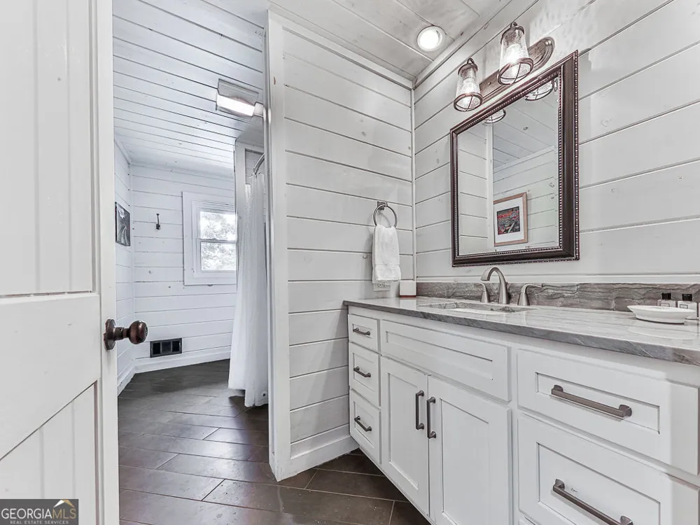 121 Cider House LN Blue Ridge, GA 30513