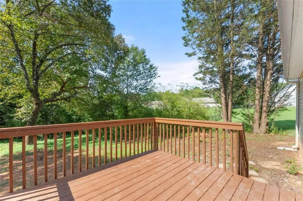 683 Ash Wood Lane Cleveland, GA 30528