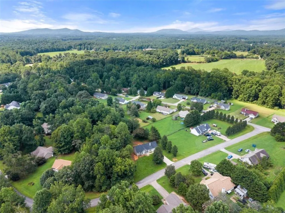 683 Ash Wood Lane Cleveland, GA 30528