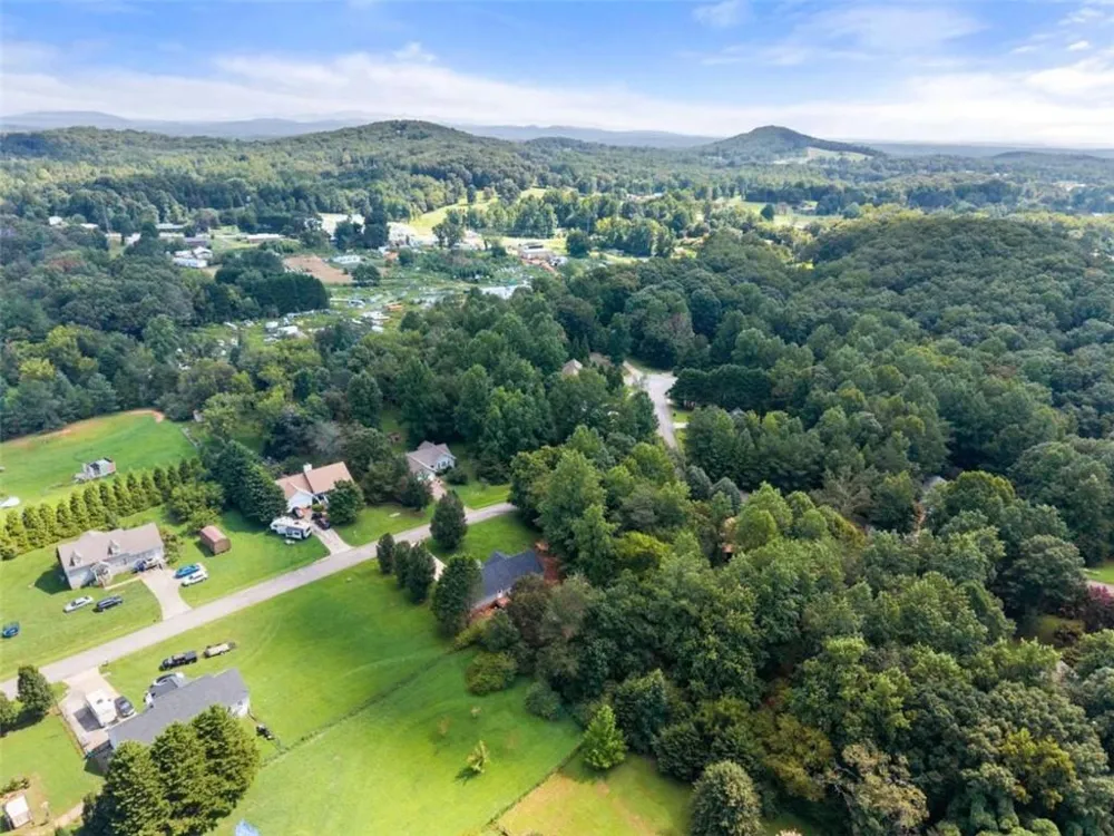 683 Ash Wood Lane Cleveland, GA 30528