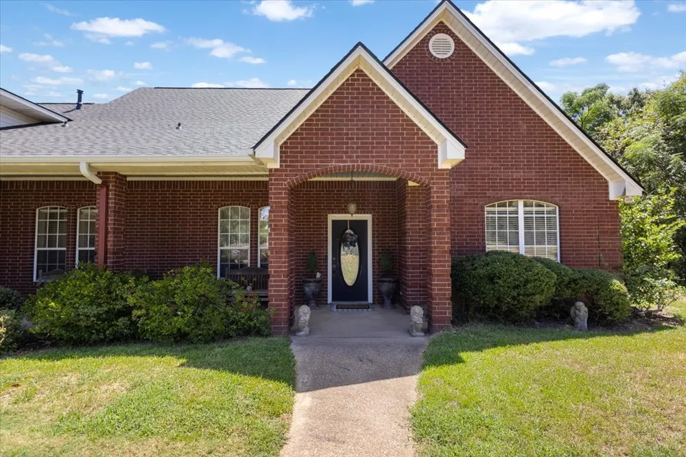 2096 County Road 3432 Bullard, TX 75757