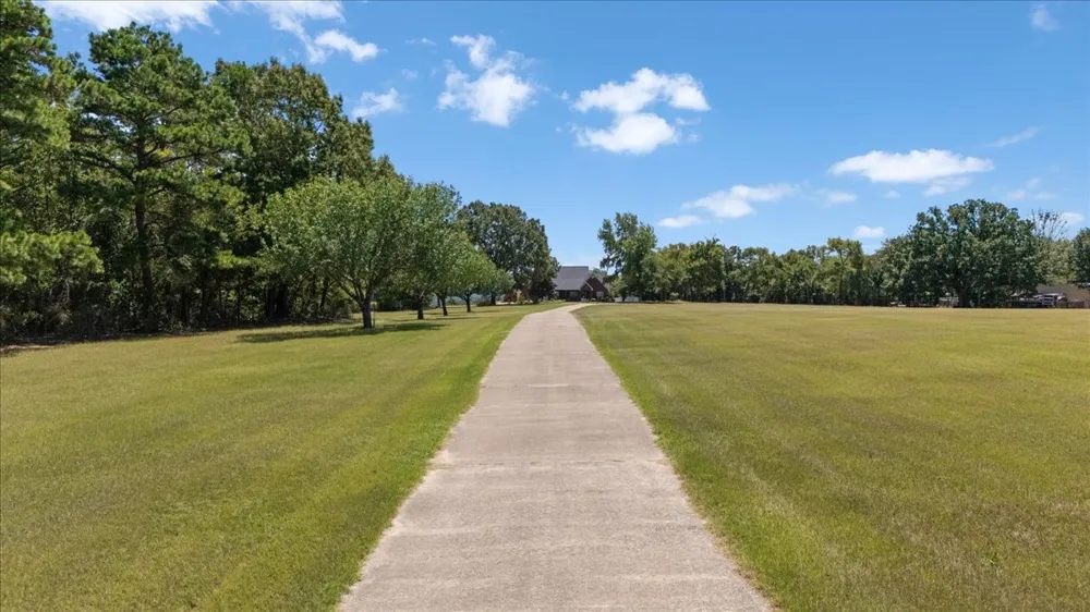 2096 County Road 3432 Bullard, TX 75757