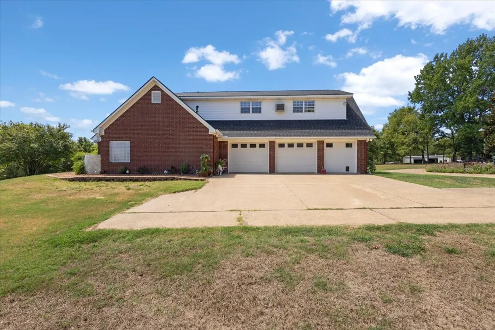 2096 County Road 3432 Bullard, TX 75757
