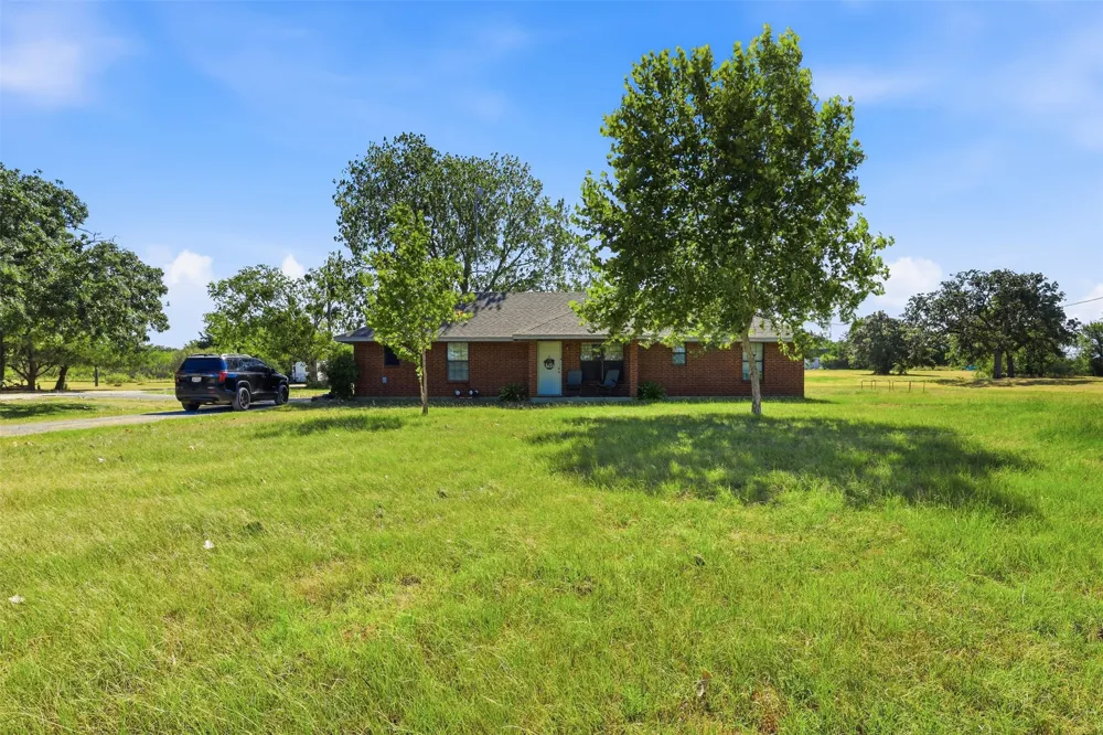 1141 County Road 426 Cleburne, TX 76031