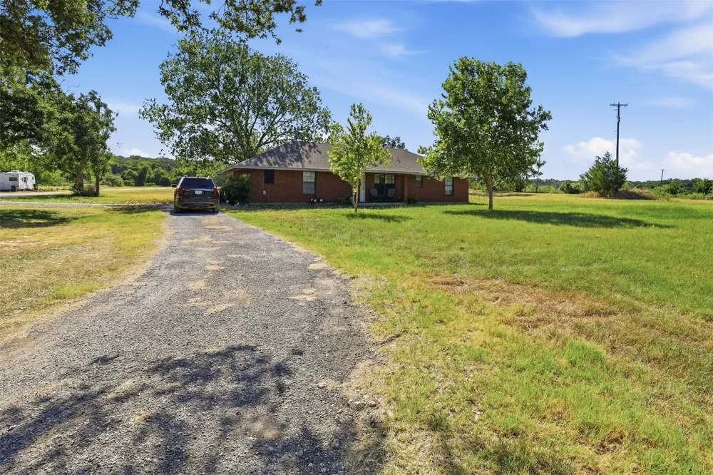 1141 County Road 426 Cleburne, TX 76031