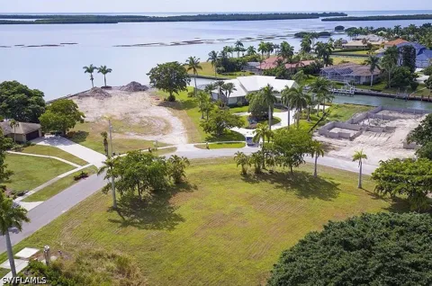 Caxambas Drive