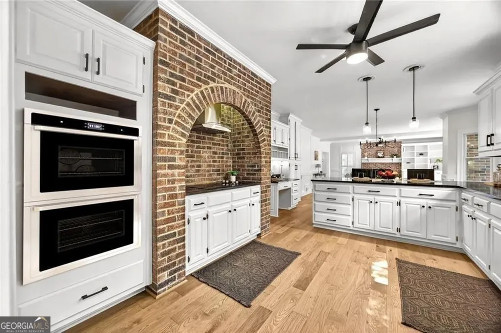 1211 Bridgewater WALK Snellville, GA 30078