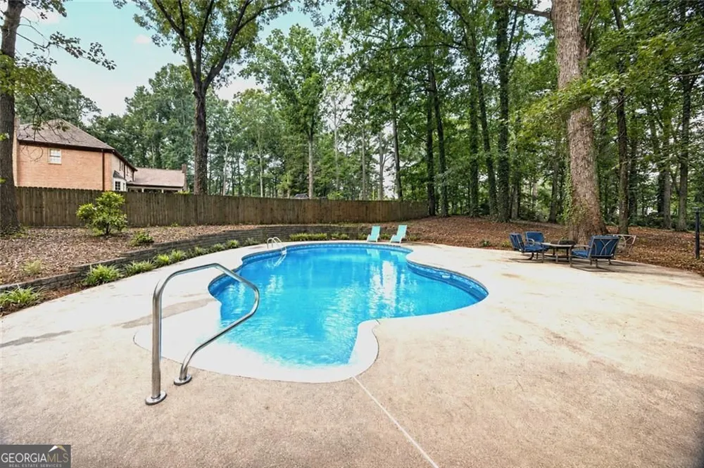 1211 Bridgewater WALK Snellville, GA 30078