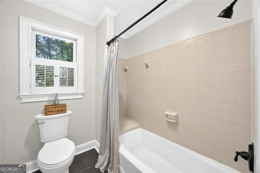 1211 Bridgewater WALK Snellville, GA 30078