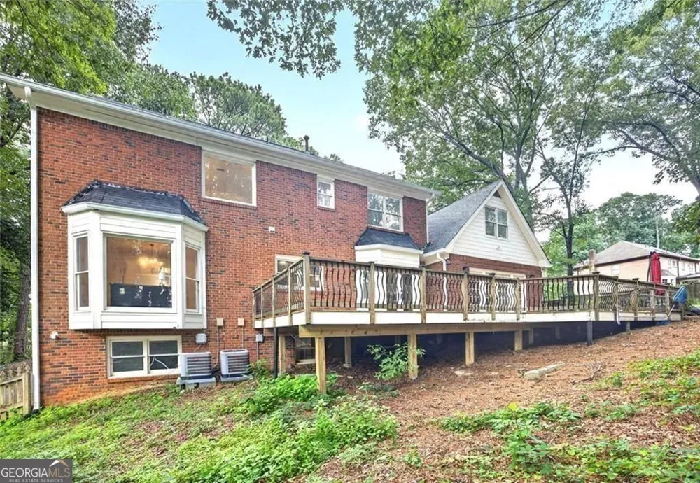 1211 Bridgewater WALK Snellville, GA 30078
