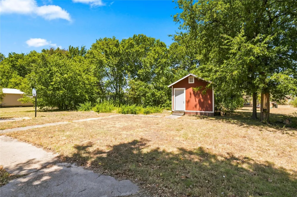 1818 WILLIS LANE Bellmead, TX 76704