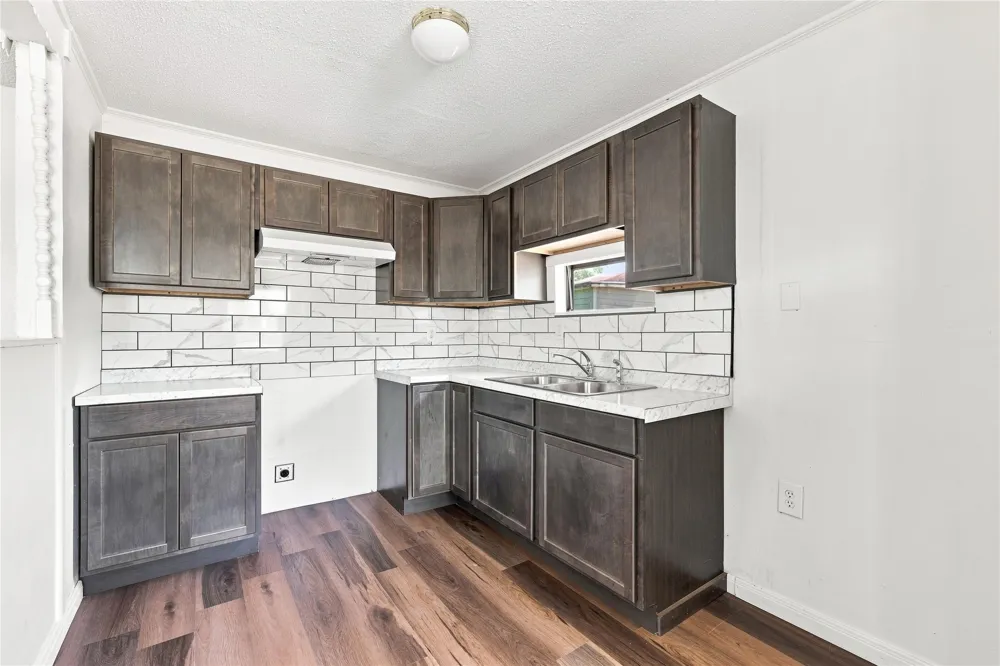 1818 WILLIS LANE Bellmead, TX 76704