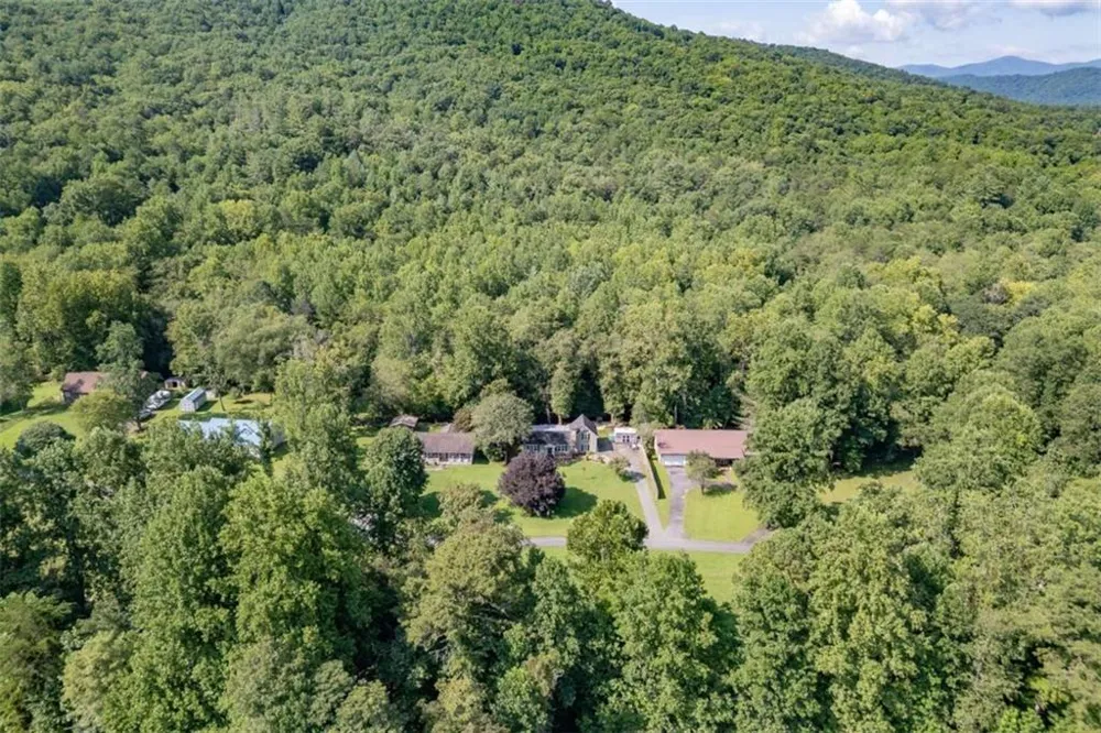 4036 Nowland Road Hiawassee, GA 30546