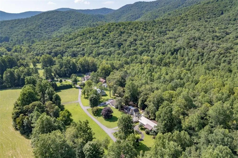 4036 Nowland Road Hiawassee, GA 30546