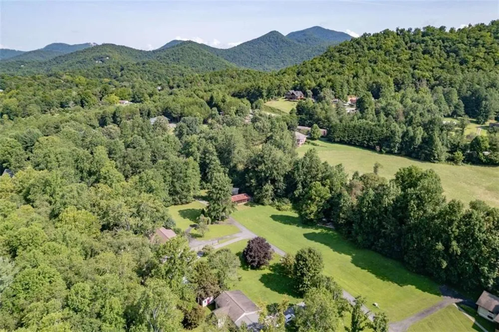 4036 Nowland Road Hiawassee, GA 30546