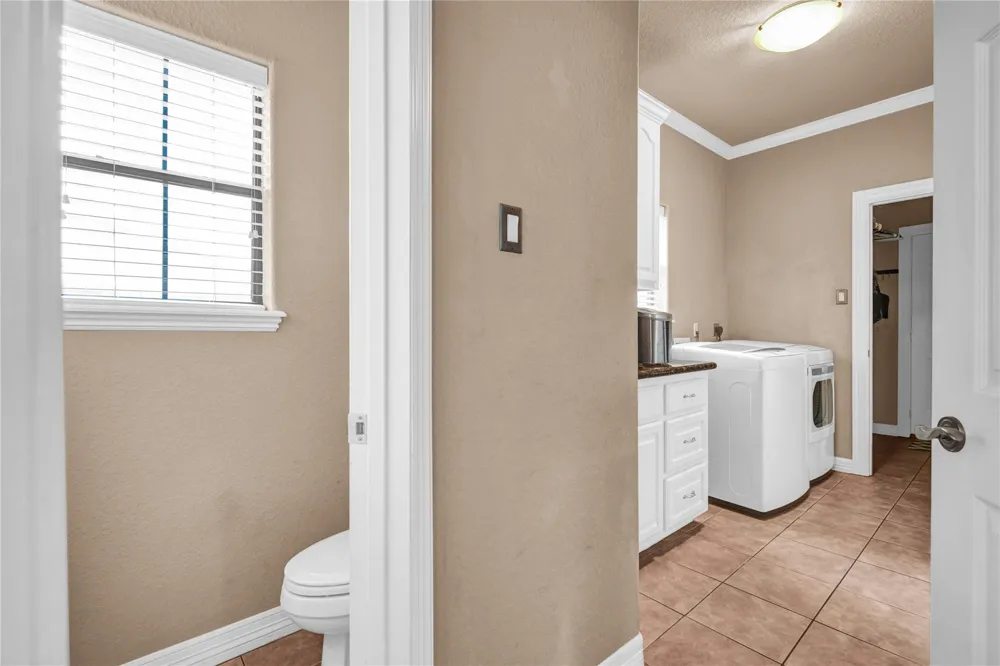 208 River Oaks Drive Lake Jackson, TX 77566