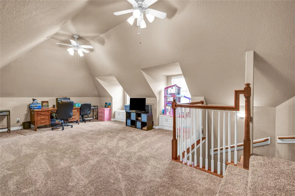 208 River Oaks Drive Lake Jackson, TX 77566