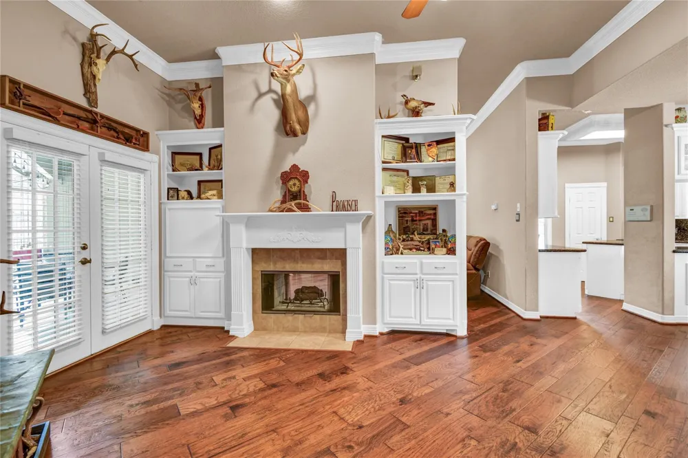 208 River Oaks Drive Lake Jackson, TX 77566
