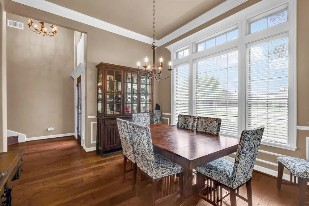208 River Oaks Drive Lake Jackson, TX 77566