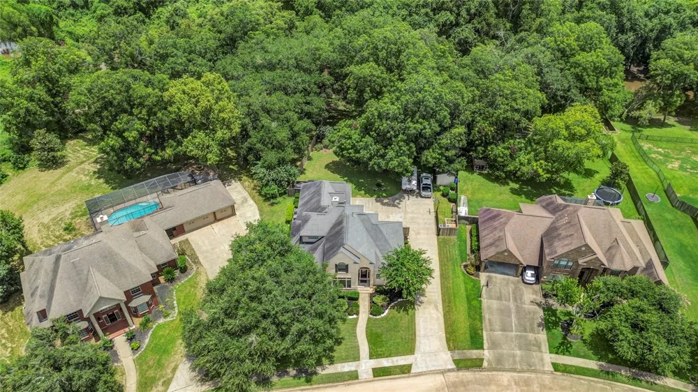 208 River Oaks Drive Lake Jackson, TX 77566