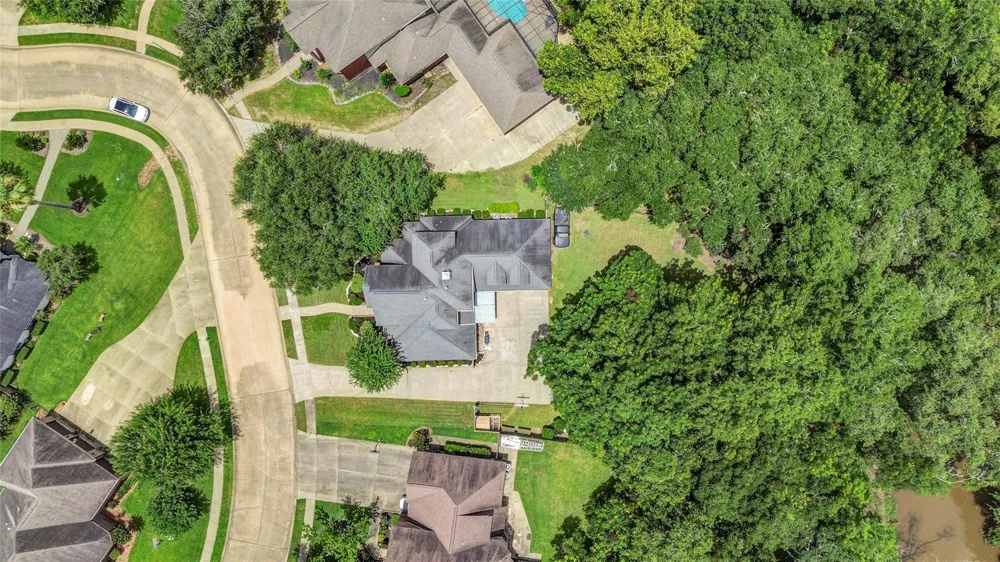 208 River Oaks Drive Lake Jackson, TX 77566