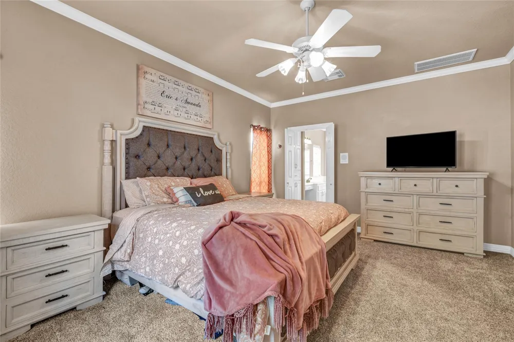 208 River Oaks Drive Lake Jackson, TX 77566