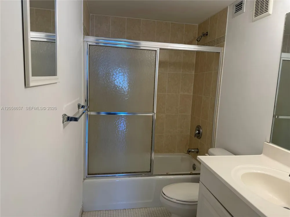 400 Kings Point Dr #311 Sunny Isles Beach, FL 33160