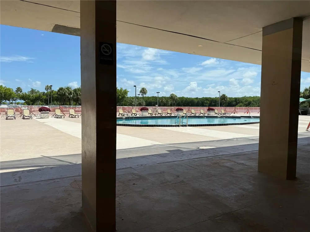 400 Kings Point Dr #311 Sunny Isles Beach, FL 33160