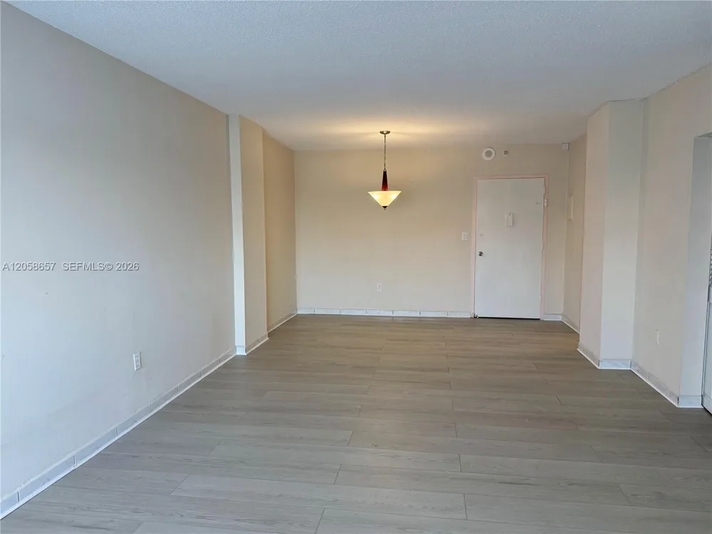400 Kings Point Dr #311 Sunny Isles Beach, FL 33160