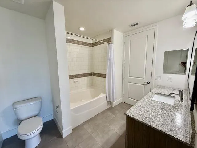 225 S Latitude Circle #Unit 204 Delray Beach, FL 33483