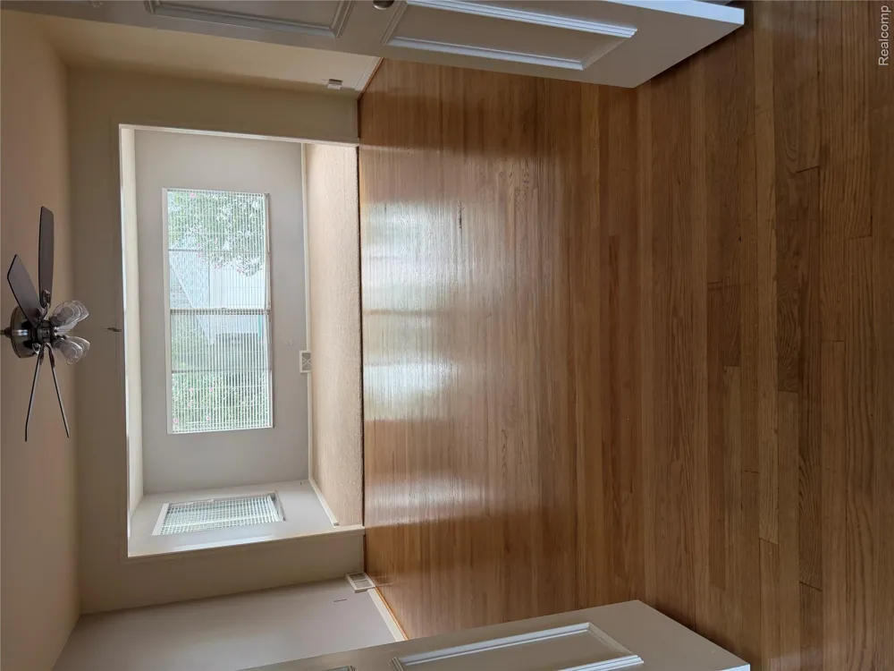 781 Harcourt Road Grosse Pointe Park City, MI 48230