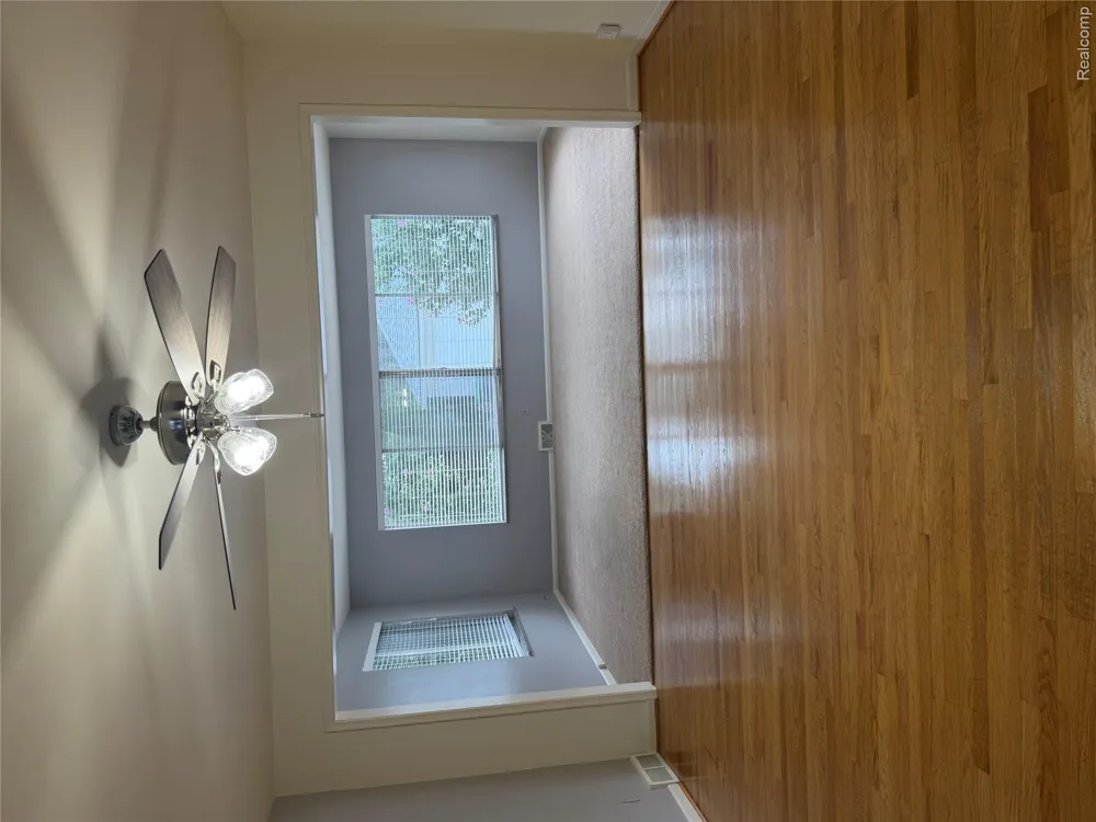 781 Harcourt Road Grosse Pointe Park City, MI 48230