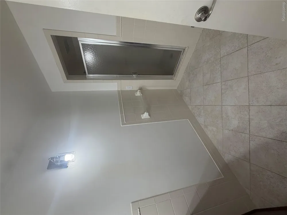 781 Harcourt Road Grosse Pointe Park City, MI 48230