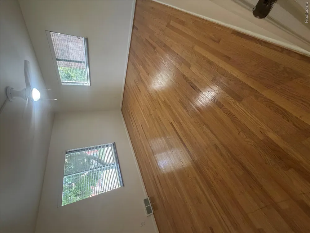 781 Harcourt Road Grosse Pointe Park City, MI 48230