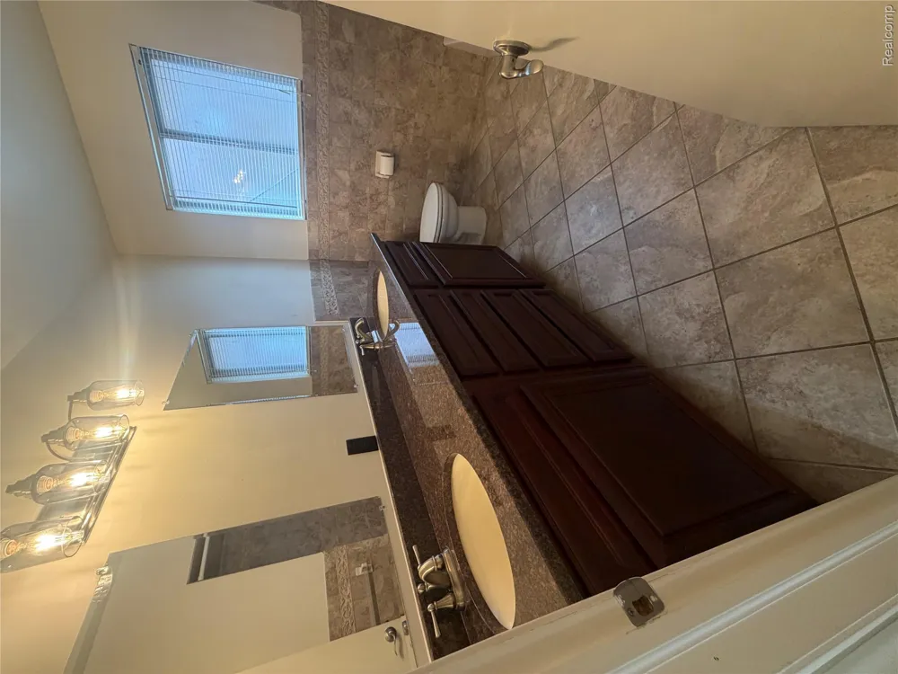 781 Harcourt Road Grosse Pointe Park City, MI 48230